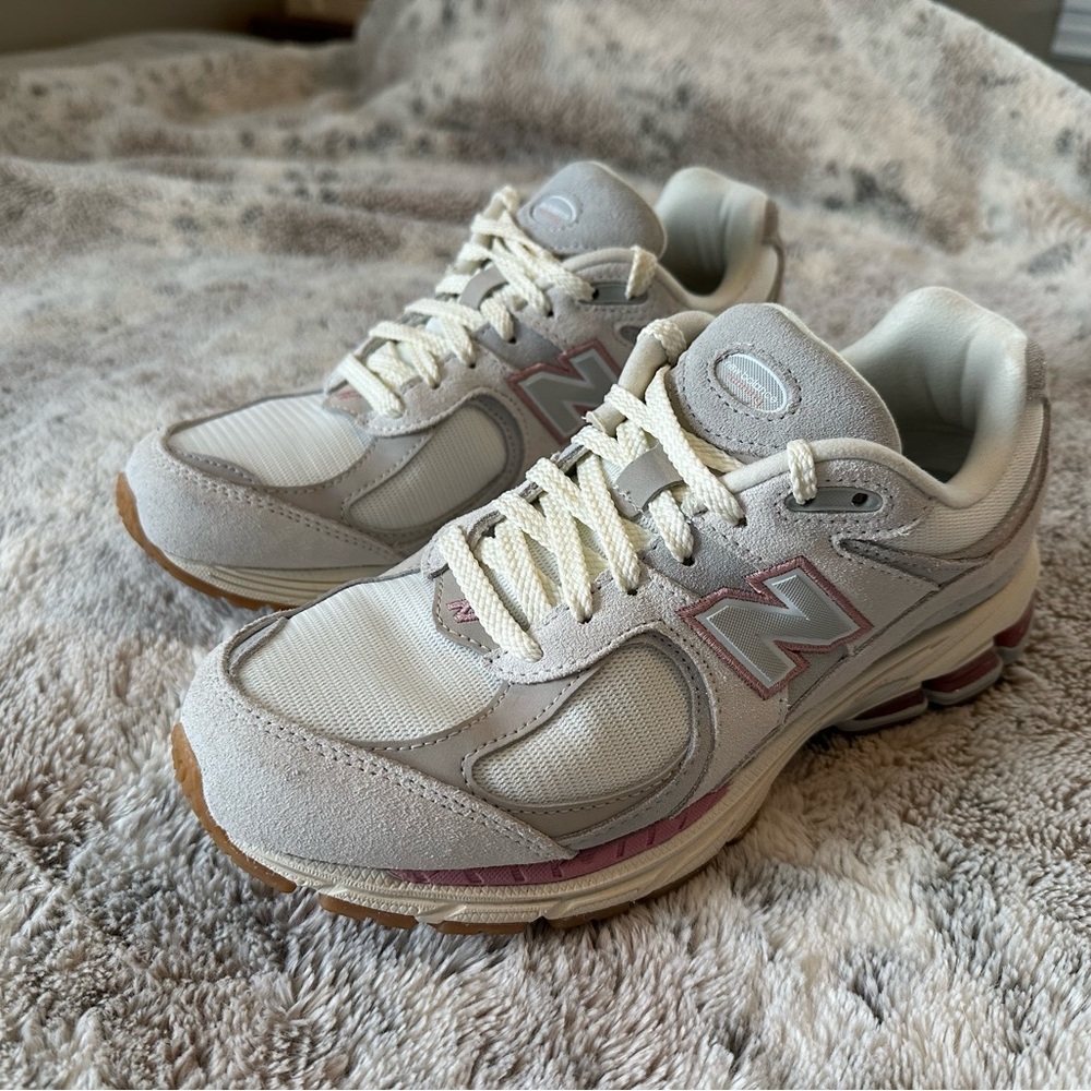 New Balance 2002R